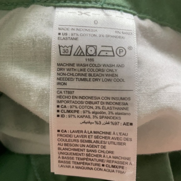 Old Navy stretch chino shorts - Picture 4 of 5